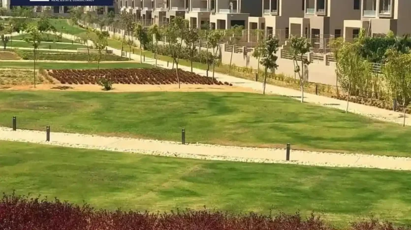 شقة للبيع في القاهرة الجديدة، كاملة التشطيب وبإطلالة على المساحات الخضراء في بالم هيلز، القاهرة الجديدة.